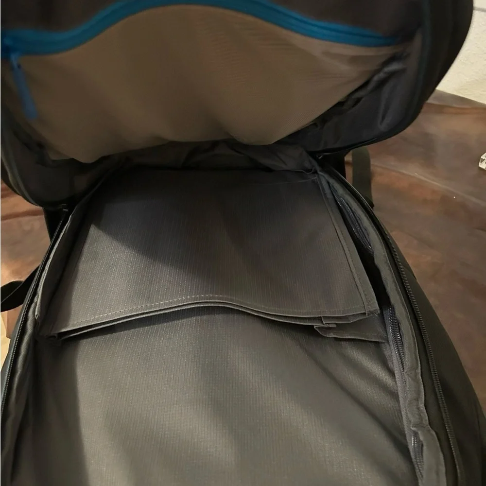 Alienware Black Backpack for Men - Picture 6 of 7